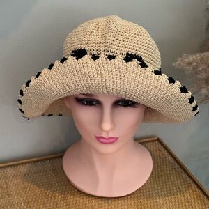 100% cotton women’s hat with pattern design great for travel!!
